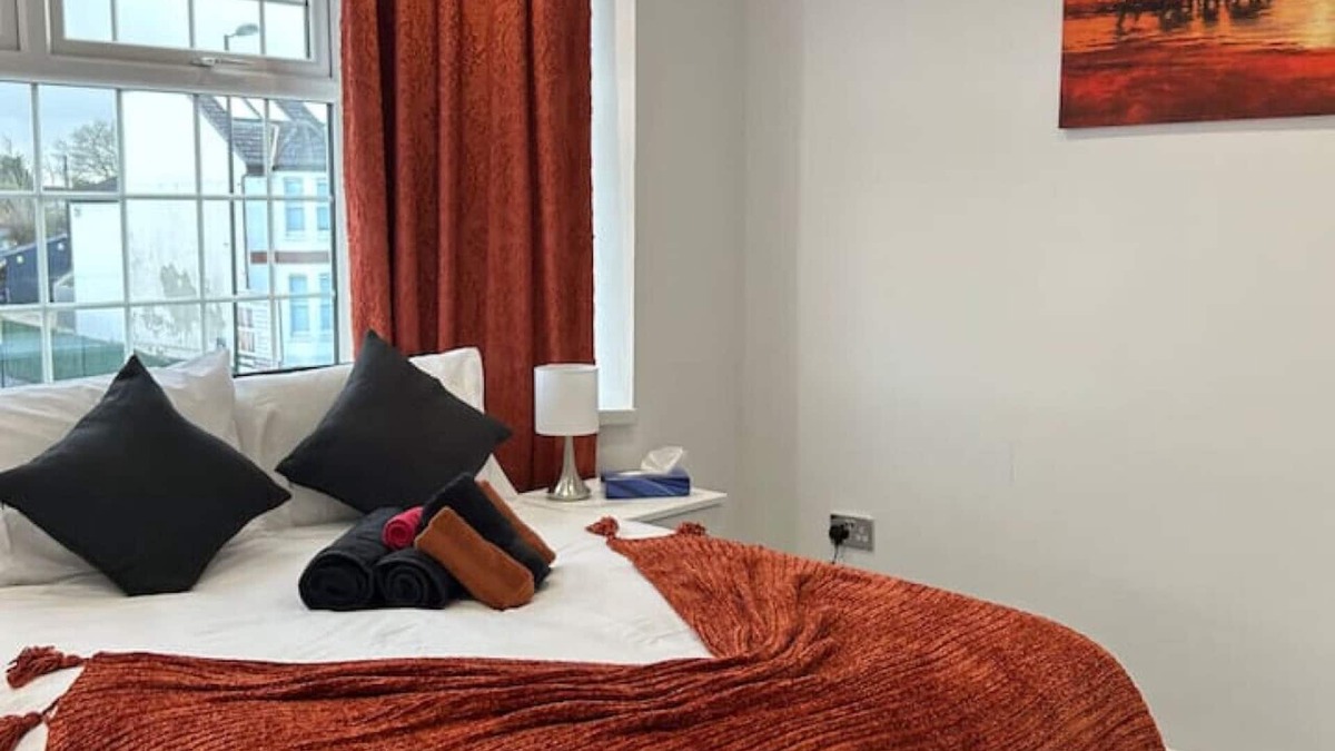 Southampton House | Luxury and spacious 3 bedroom home in Southampton