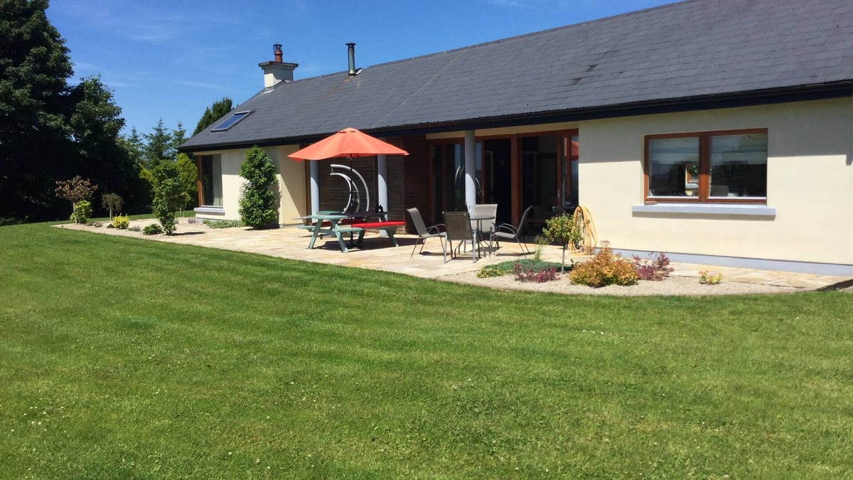 Ballina House | Luxury and spacious 6-bedroom house in marvelous Ballina with many amemities.