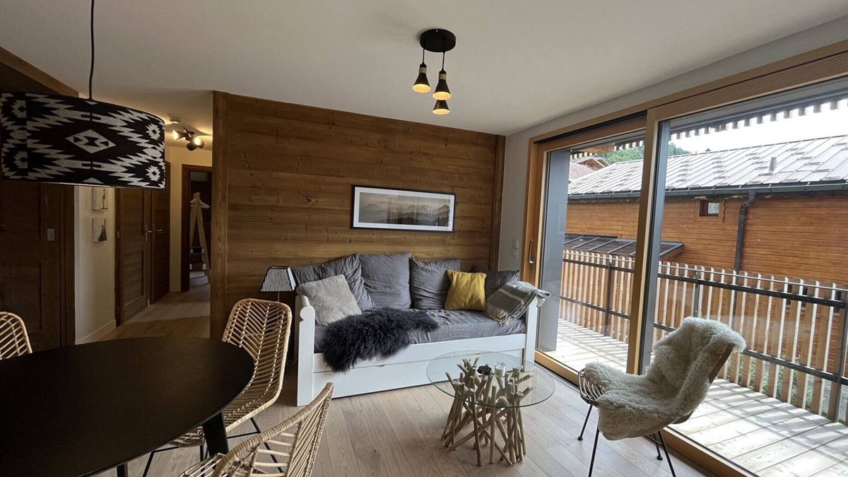 Les Carroz-d'Araches Apartment | Luxury Apartment - Ski-In/Ski-Out, Village Center, 2 Bed, Terrace, Parking, WiFi, Sleeps 4