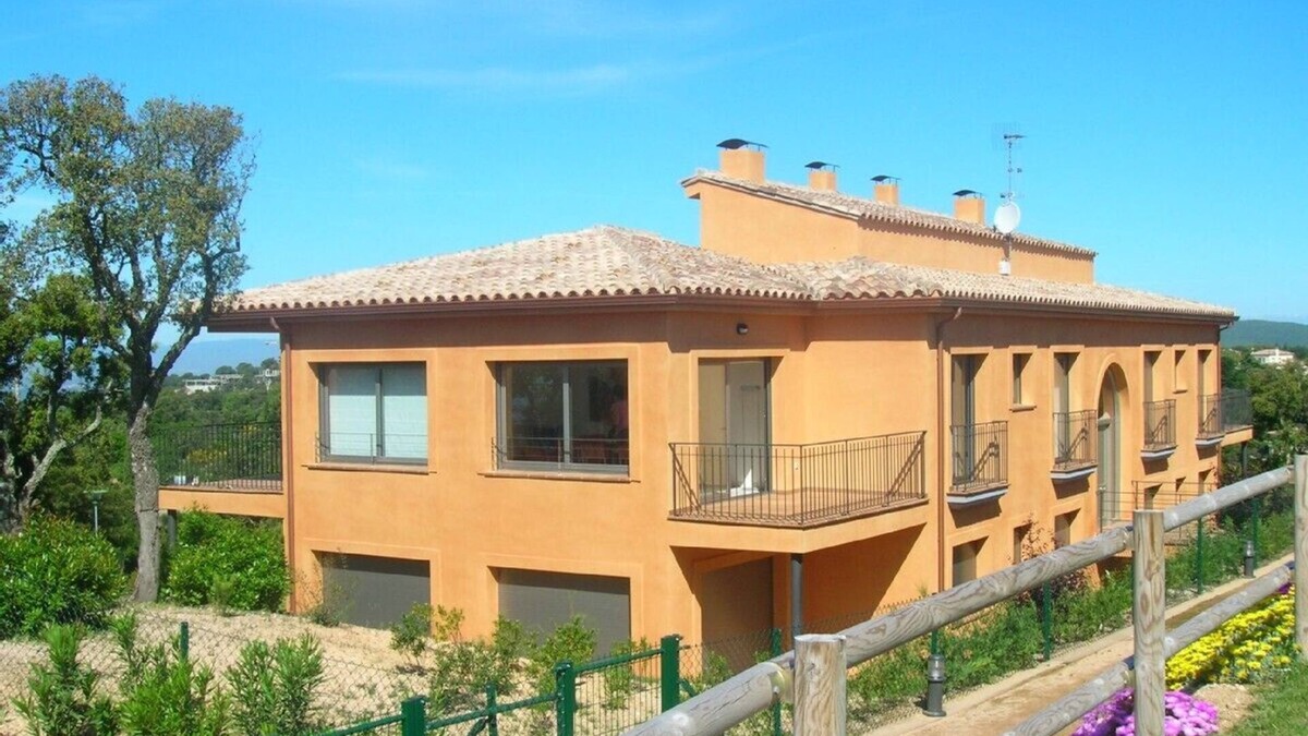 Castell-Platja d'Aro Apartment | Luxury apartment with view on sea and mountains