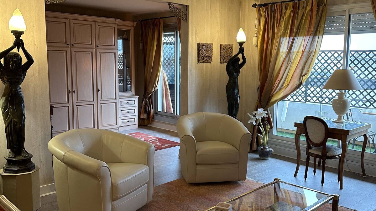 Centre Ville Apartment | Luxury Apartment in Great Location. Come and be Parisian for a week!