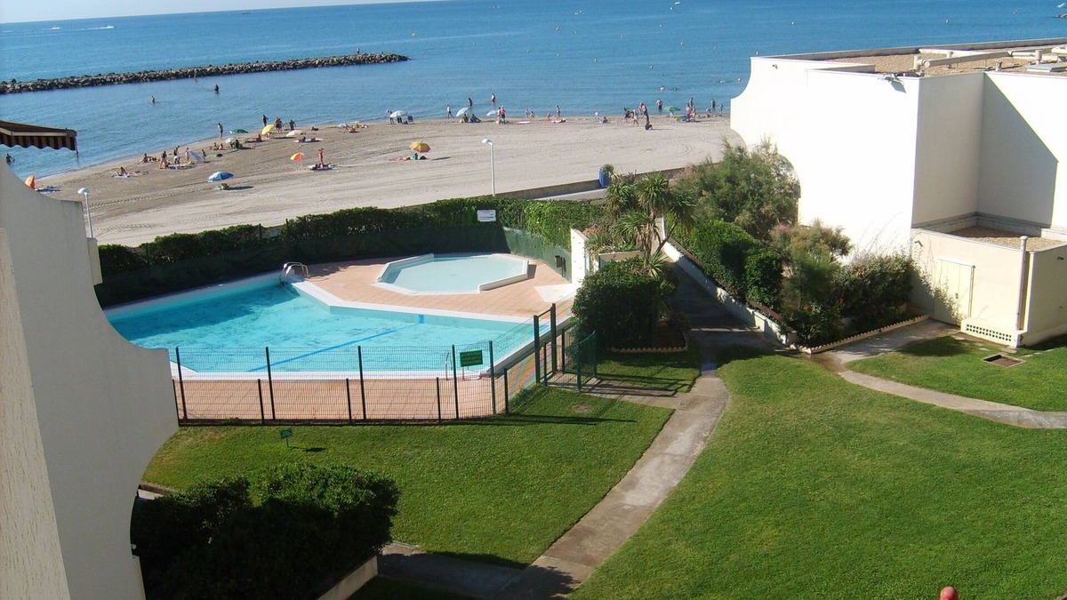 Palavas-les-Flots Apartment | Luxury apartment direct beach and pool