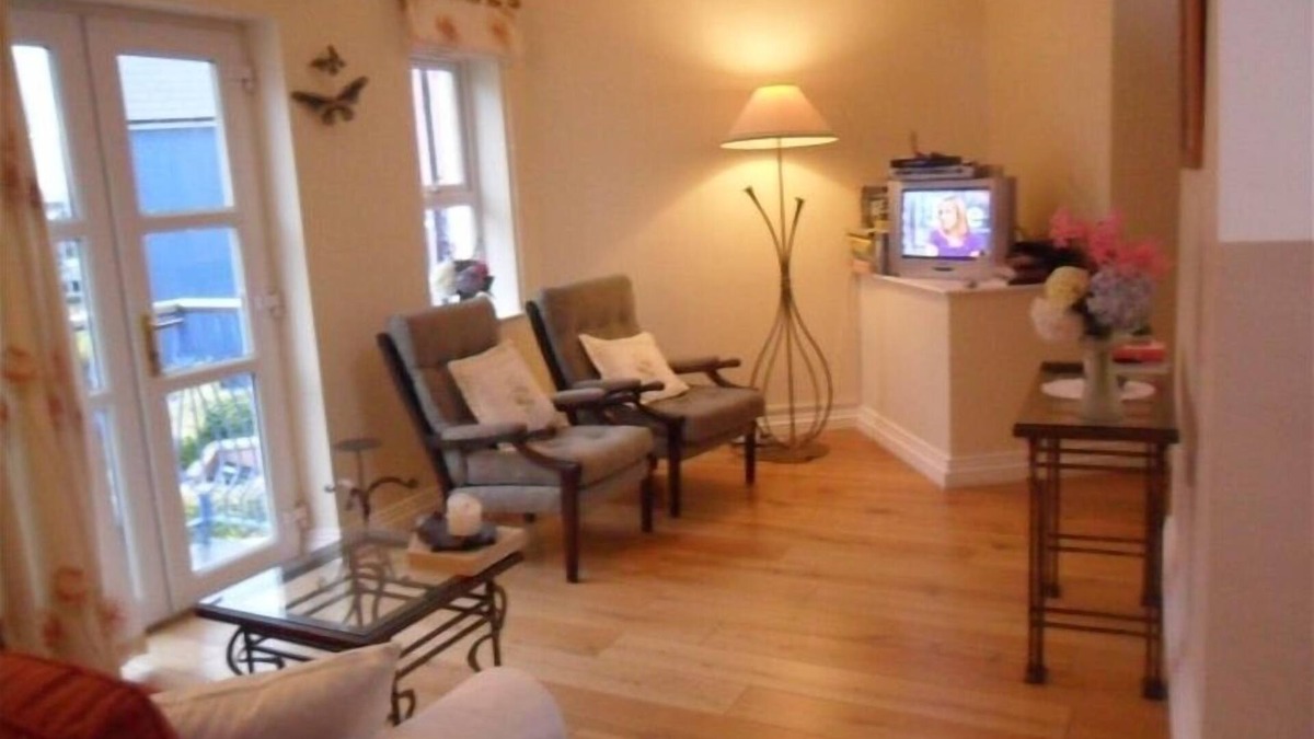 Rosscarbery Apartment | Luxury Apartment Charming Coastal Town/Rosscarbery on The Wild Atlantic W