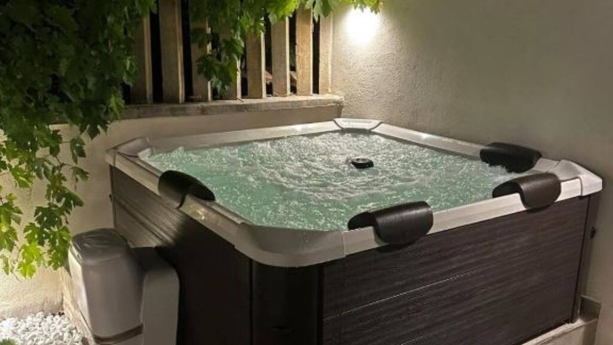 Passo Oscuro Apartment | Luxury Apartment Collection Sea Suite - Private Jacuzzi