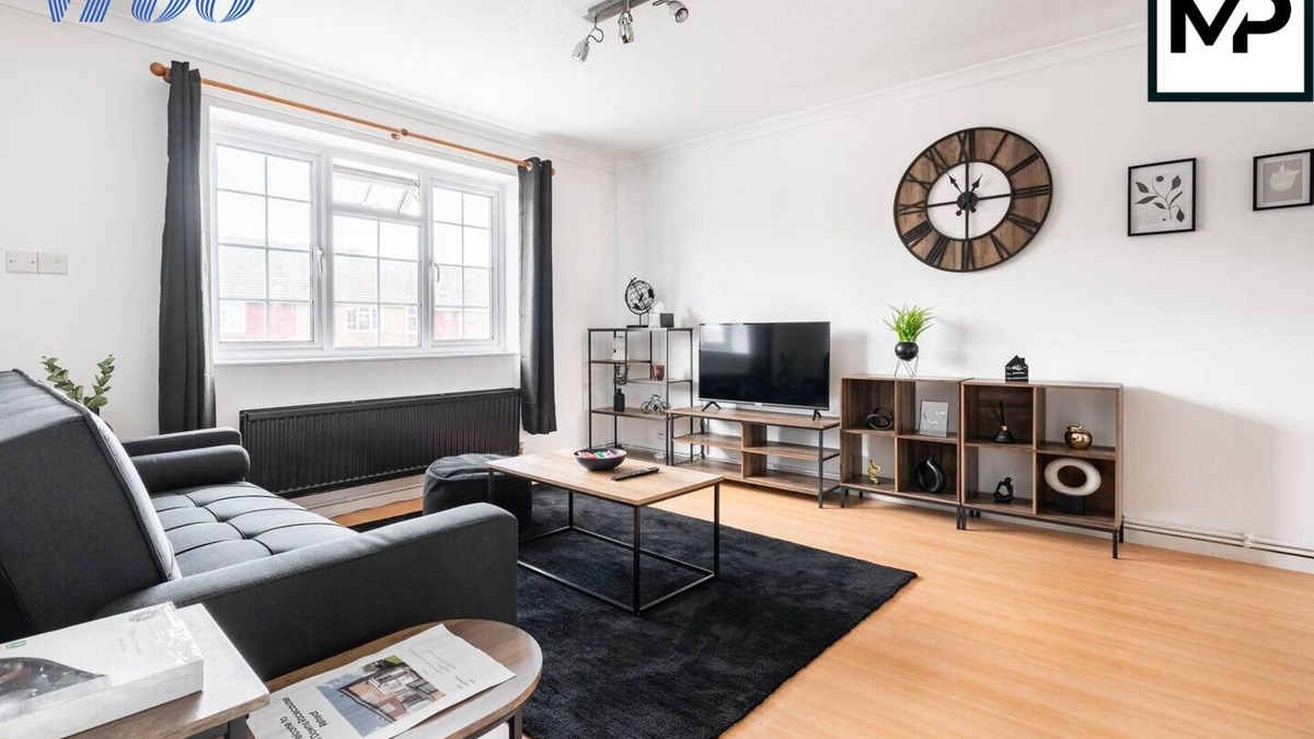 Epsom Apartment | Luxury Apartment For Short Lets and Serviced Accommodation Epsom with Parking