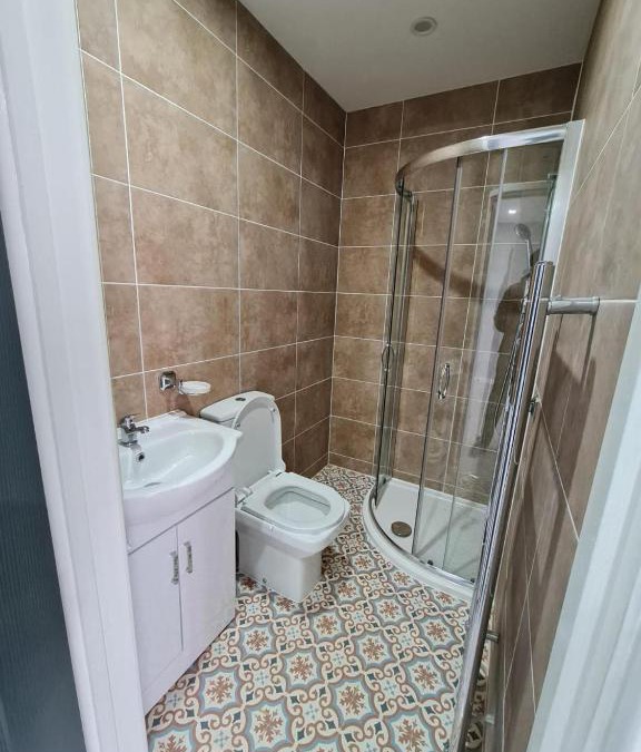 Coventry Apartment | Luxury Apartment - Free Wi-Fi & Parking NO DEPOSIT
