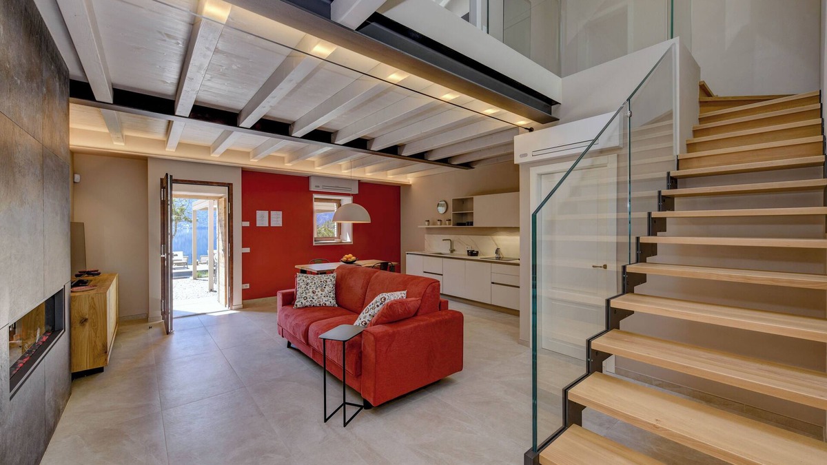 Anfo Apartment | Luxury Apartment front lake