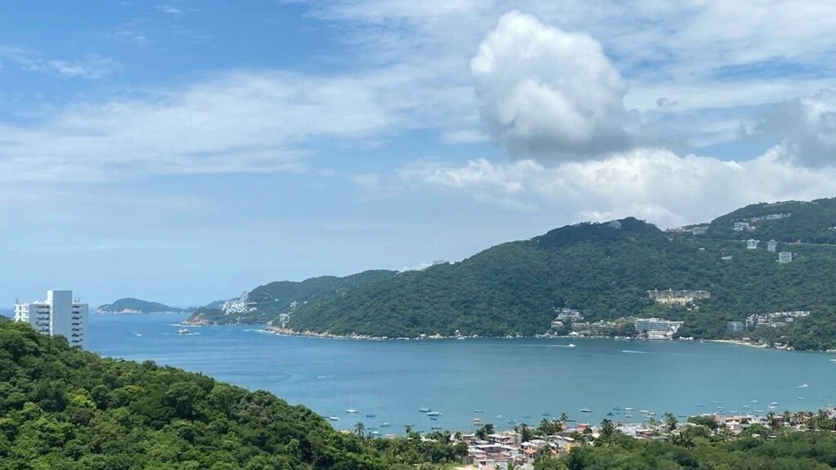 State of Mexico Apartment | Luxury apartment in Acapulco with WiFi, AC,