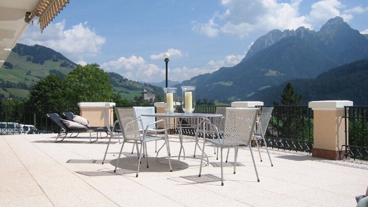 Chateau-d'Oex Apartment | Luxury apartment in Chateau d’Oex with use of pool and large exclusive terrace