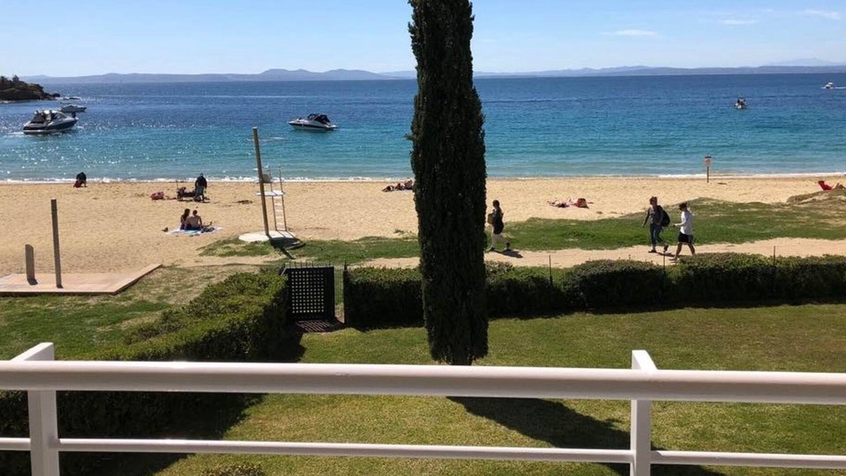 Almadraba-Canyelles Apartment | LUXURY APARTMENT IN FIRST LINE OF SEA, DIRECT ACCESS TO PLAYA ALMADRAVA