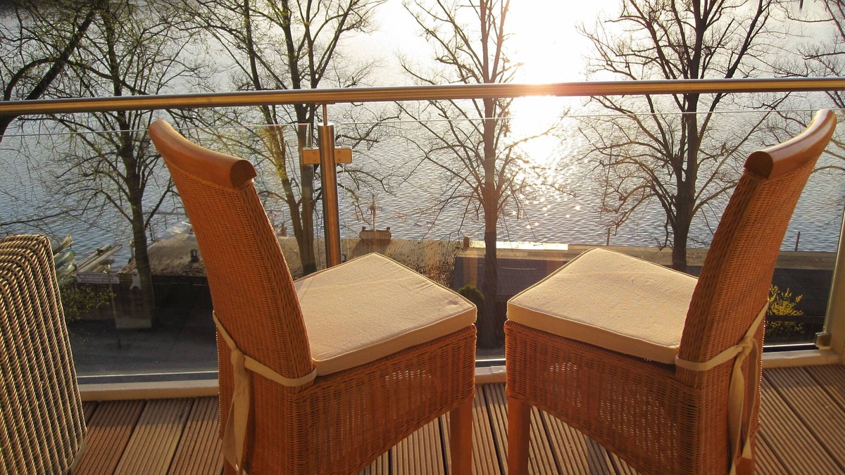 Woltersdorf Apartment | Luxury apartment lake view 180sqm on the Berlin lake - sauna - 4 bathrooms - canoes free