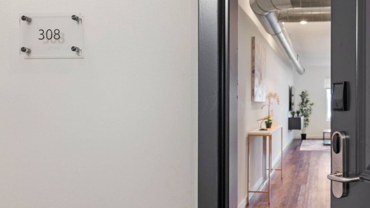 Pittsburgh Apartment | Luxury Apartment Near Stadium and Downtown