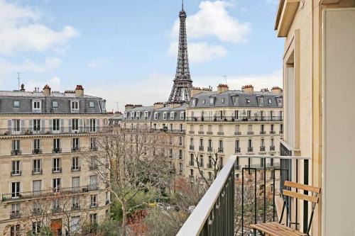 Chierry Bed & Breakfast | Luxury apartment next to Eiffel Tower in the center of - Paris