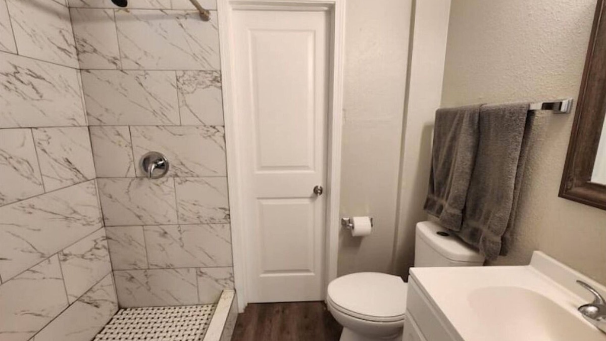 Biggs Field Apartment | Luxury Apartment Suite 1