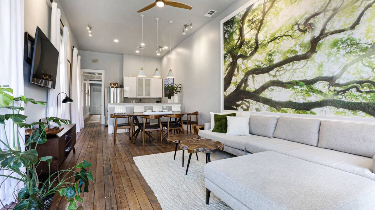 Touro Apartment | Luxury apartment Uptown off Magazine St — walk to restaurants