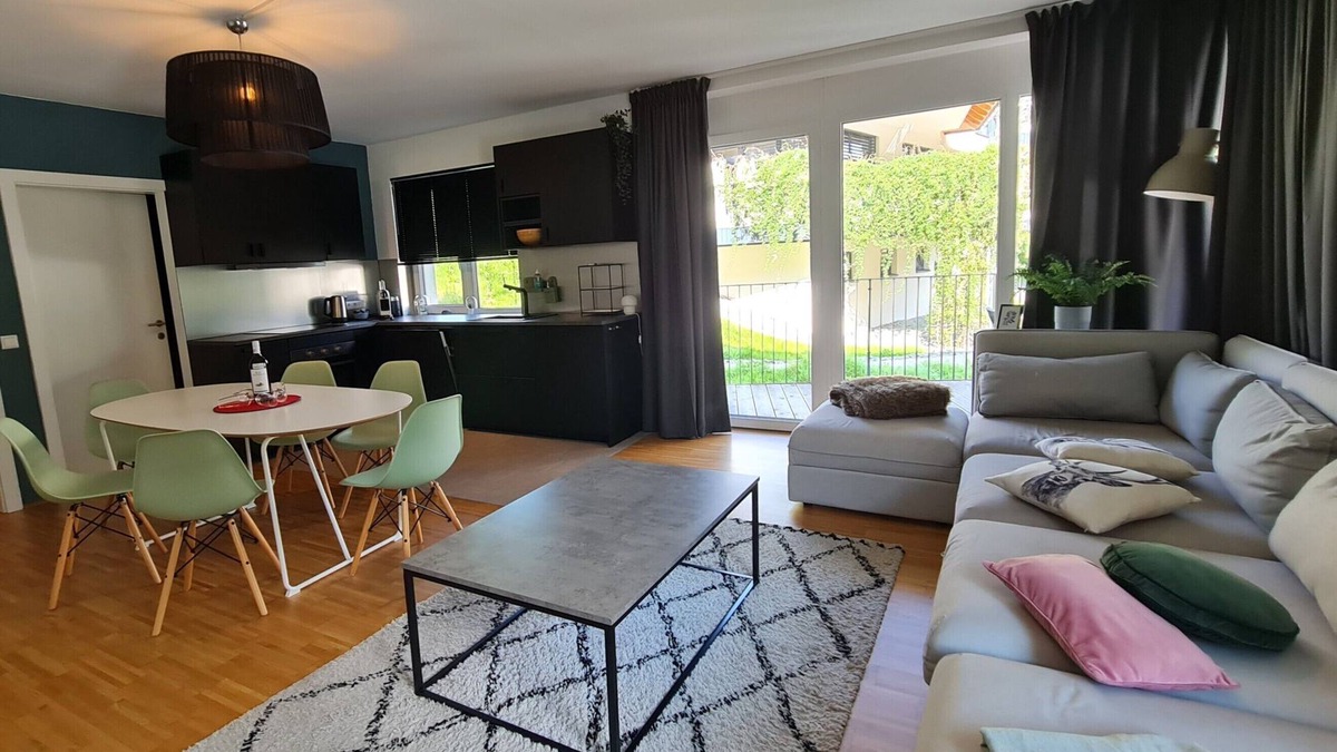 Reichenau Apartment | Luxury Apartment With Stunning Mountain View