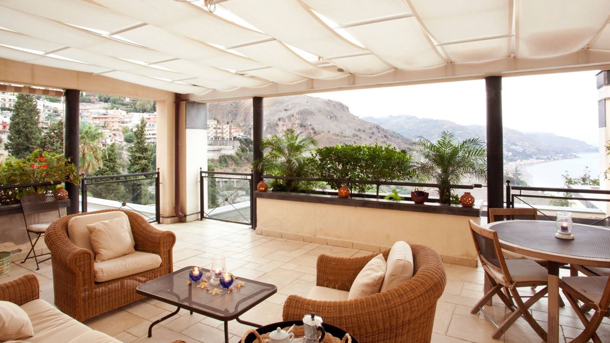 Taormina Apartment | Luxury Apartment with Swimming-Pool and Terrace In Taormina Center Residence