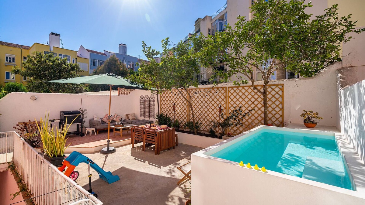 Alcantara Apartment | Luxury apartment with private Pool & Garden