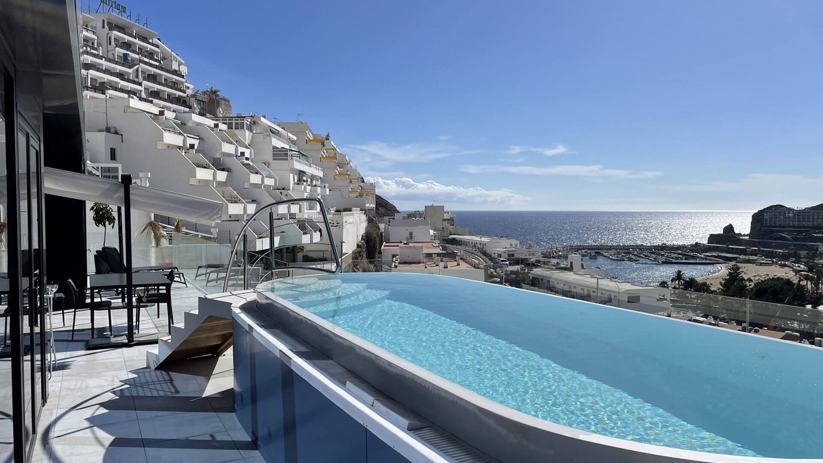 Puerto Rico Apartment | Luxury apartment with terrace, private swimming pool and views