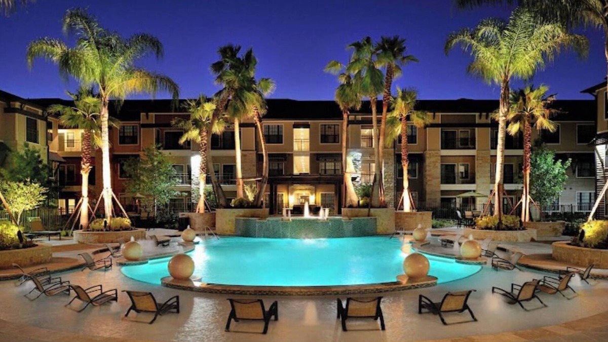 Barker Apartment | Luxury apartment with updated appliances