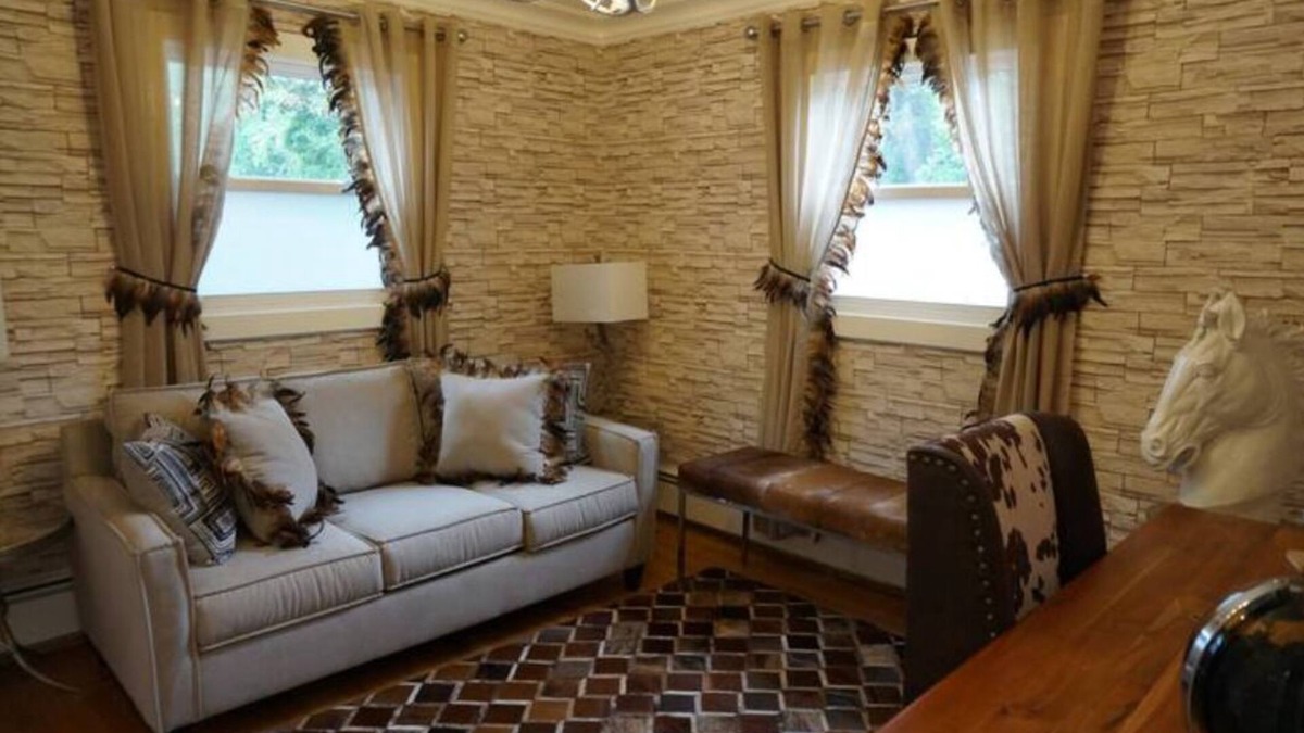 Kalamazoo Apartment | Luxury Apartment with Patio