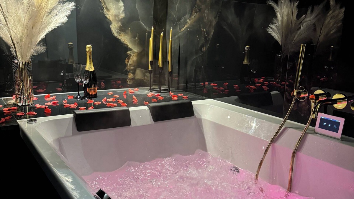 Grzegorzki Apartment | Luxury apartment with WiFi and Jet bath in beautiful Kraków