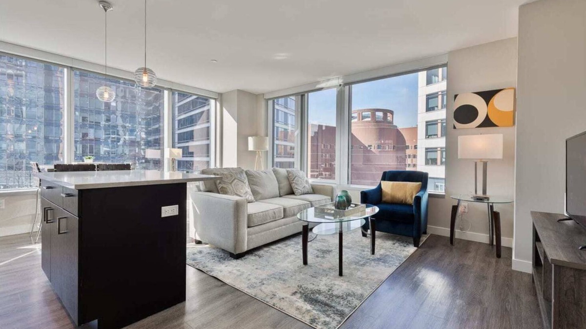 Seaport District Apartment | Luxury Apt with Harbor Views and Gym