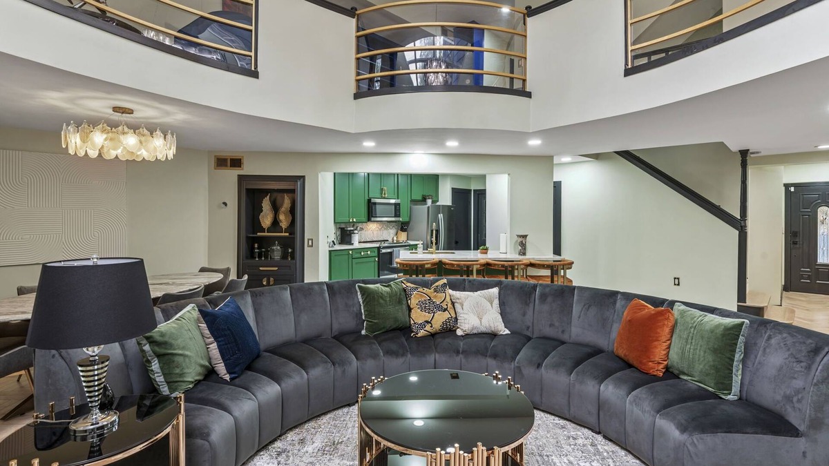 Greenway Plaza-Upper Kirby House | Luxury Art Deco Inspired Home in Upper Kirby