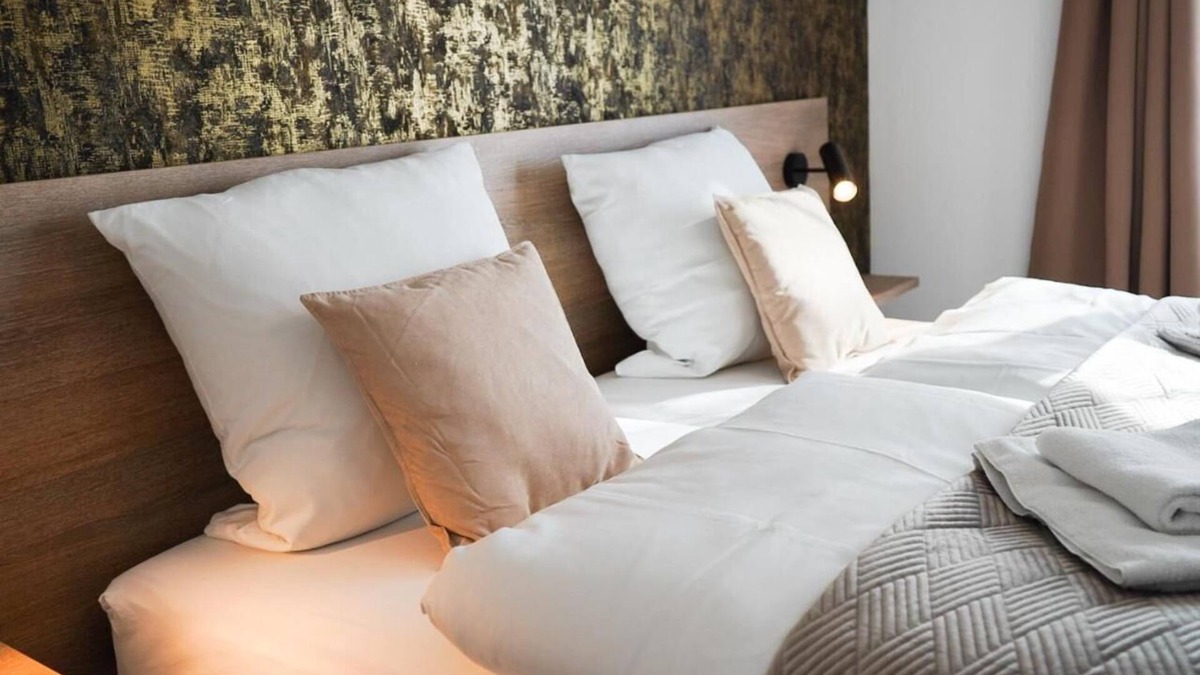 Estenfeld Hotel | Luxury at a low price - our deluxe double rooms with underfloor heating