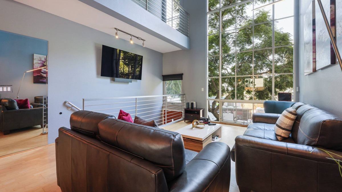 Harborview House | Luxury-award winning loft Townhouse, top location