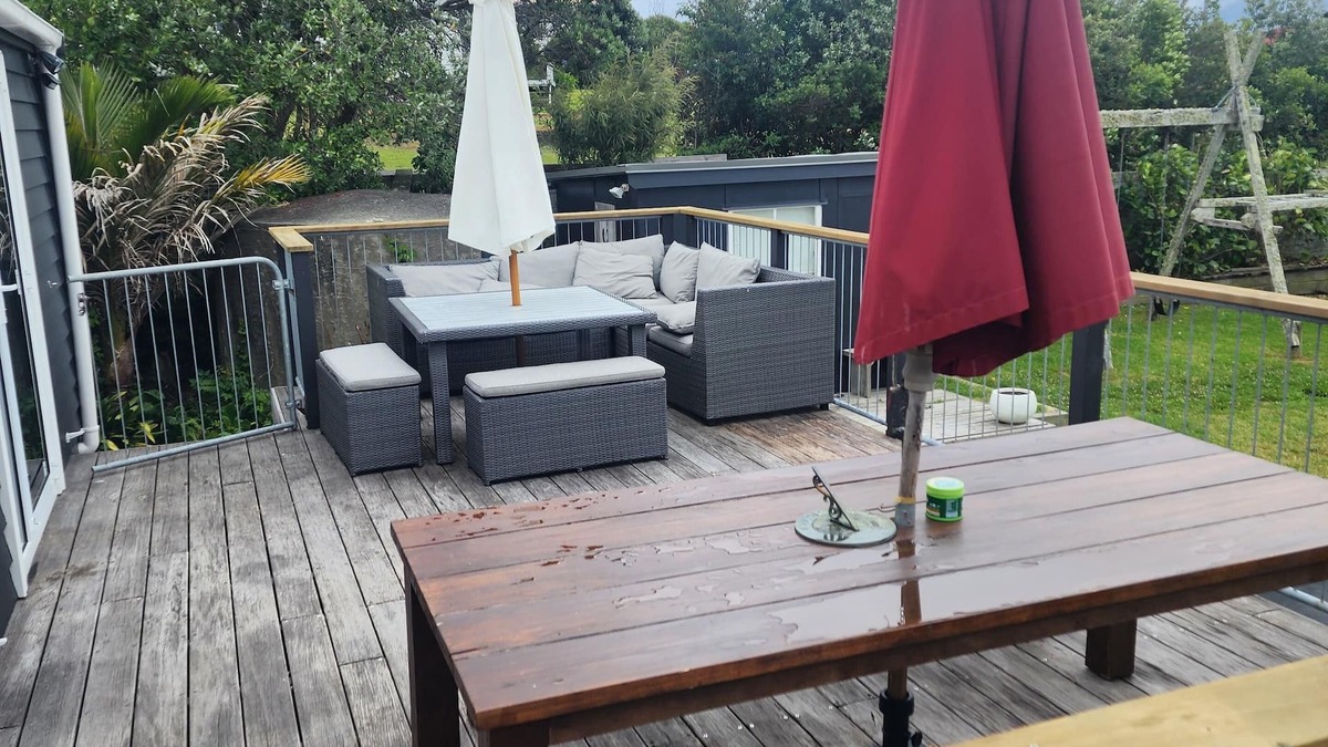 Leigh House | Luxury Bach in the Centre of Leigh - Dog Friendly and close to everything,