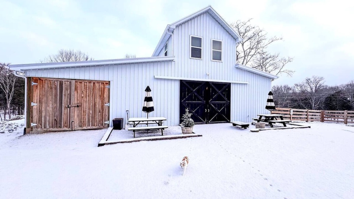 Kedron House | Luxury Barn Apartment: A Unique Equestrian Escape!