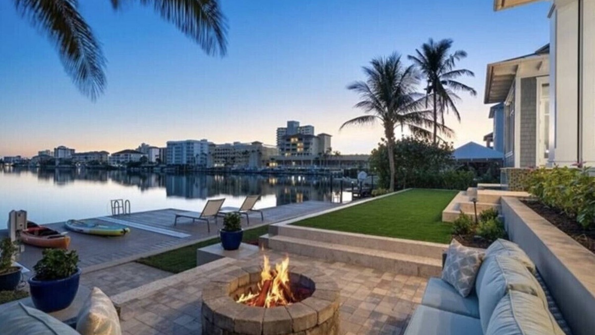 Vanderbilt Beach House | Luxury Bayfront Retreat – 2-Min Walk to Private Vanderbilt Beach Access