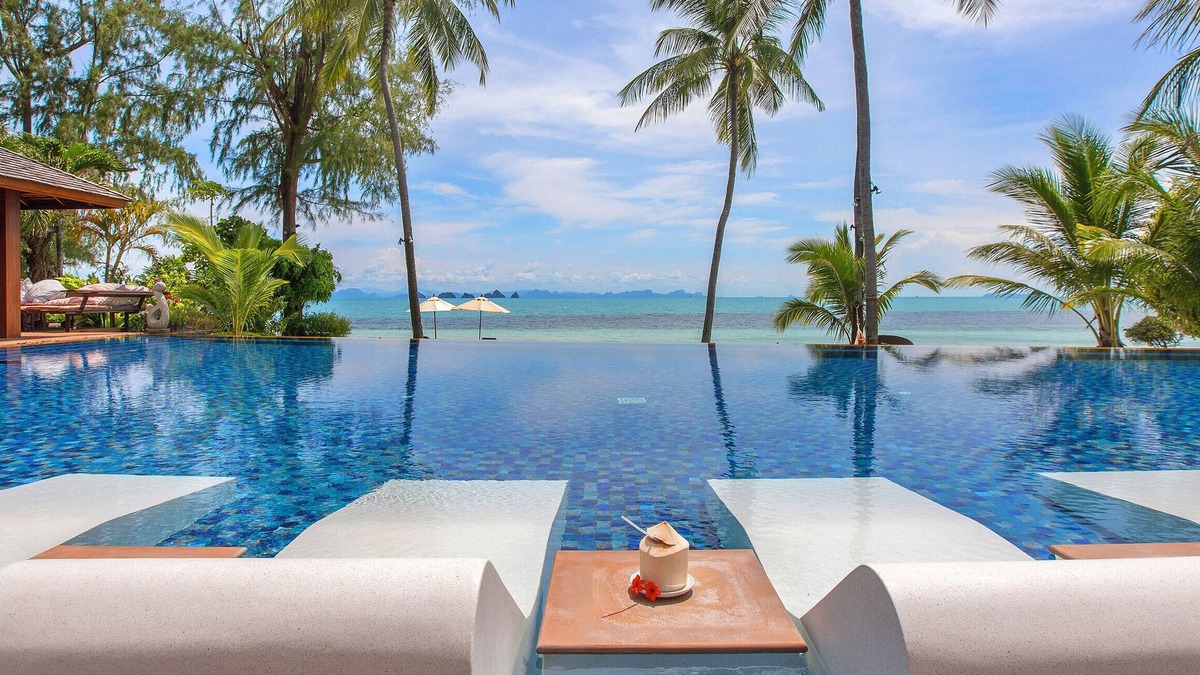 Lipa Noi House | Luxury Beach Front Villa Baan Kilee lth7