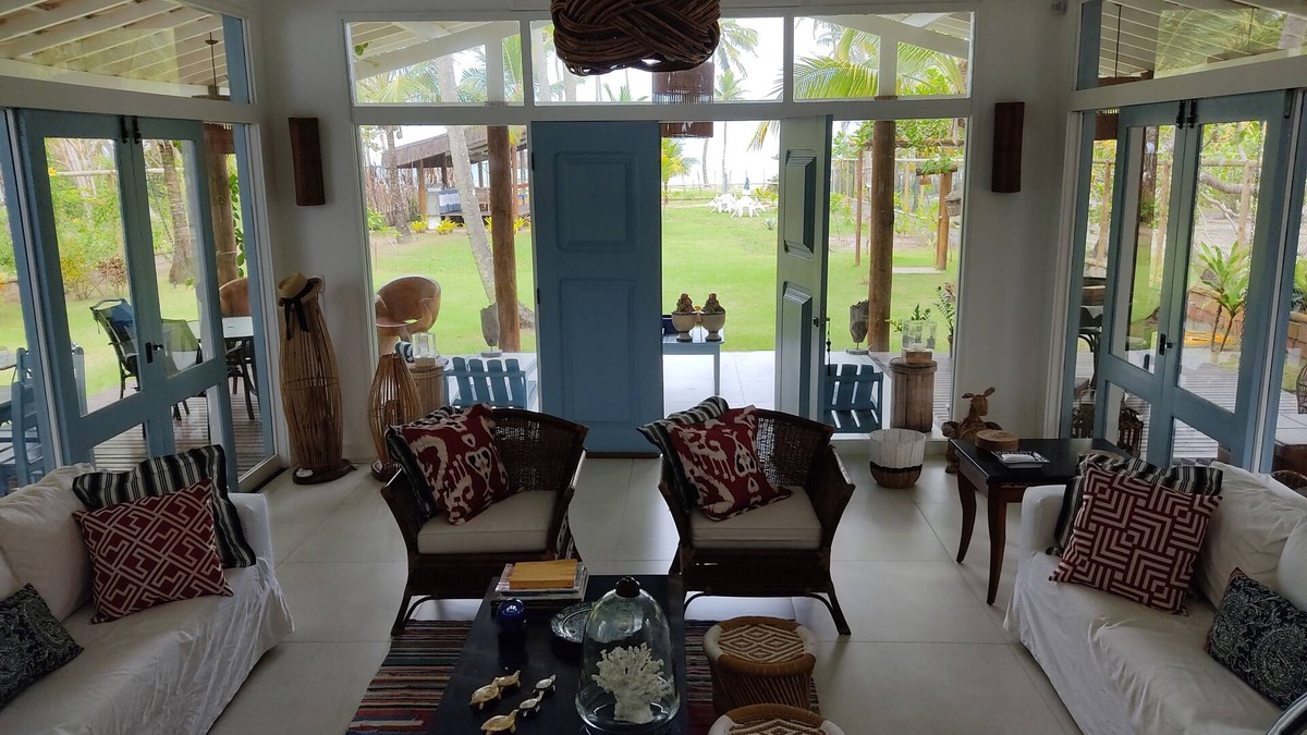 Conquista House | LUXURY BEACH HOUSE ON THE SAND