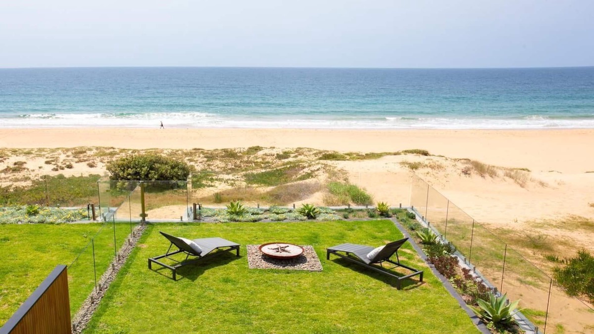 Narrabeen House | Luxury Beach House with direct Beachfront Access and breathtaking views