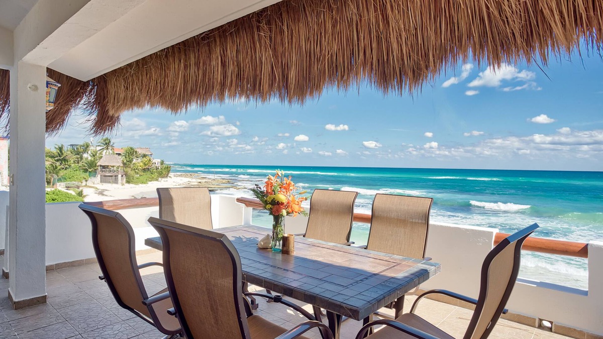 Playa del Secreto Villa | Luxury Beachfront Private Villa- Beautiful Beach, pool, jacuzzi & full staff!