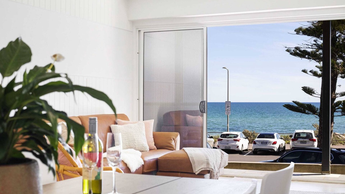 Henley Beach Apartment | Luxury Beachfront Retreat | Henley Beach Esplanade