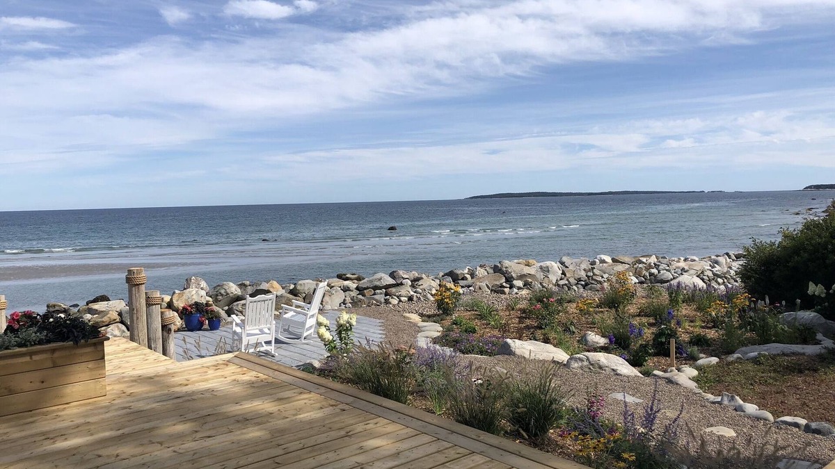 Summerville Centre House | Luxury Beachfront Home with Expansive Ocean Views