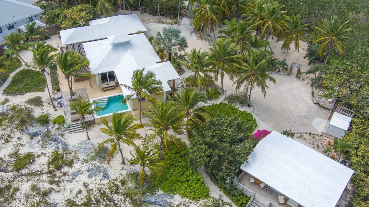 Jimmy Hill House | Luxury Beachfront Home with Private Pool