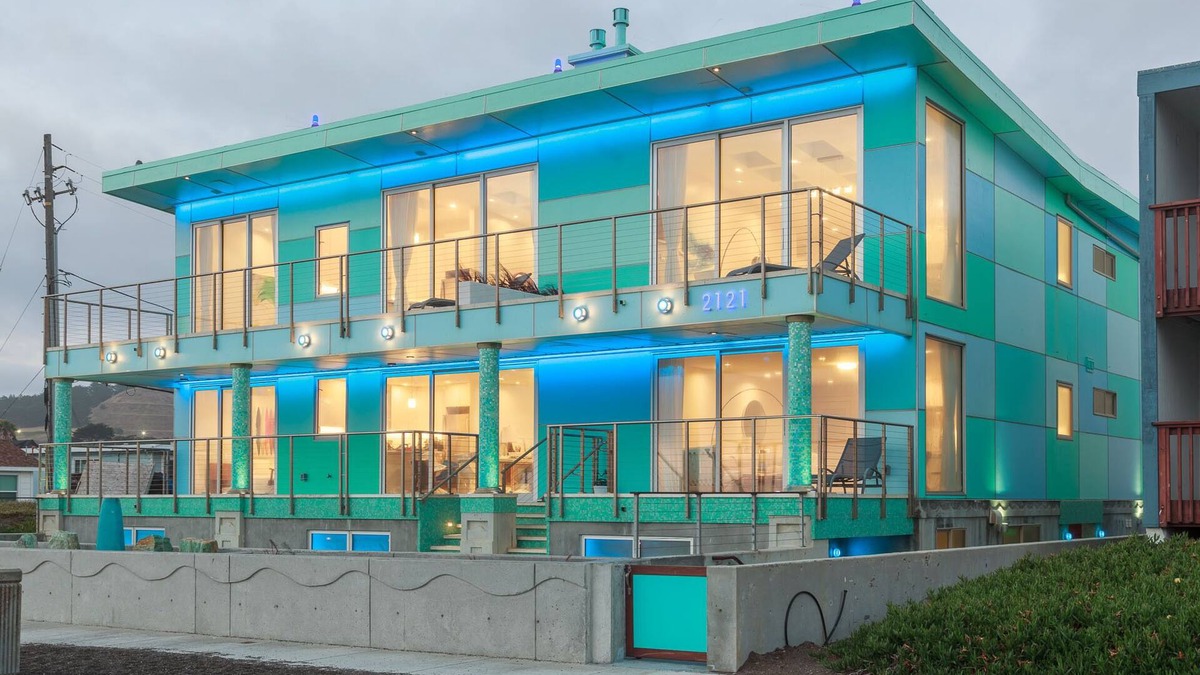 Sharp Park Condo | Luxury Beachfront Penthouse near SF (3)