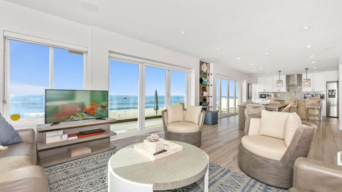 Carlsbad Village Villa | Luxury Beachfront Villa - Sand Suite