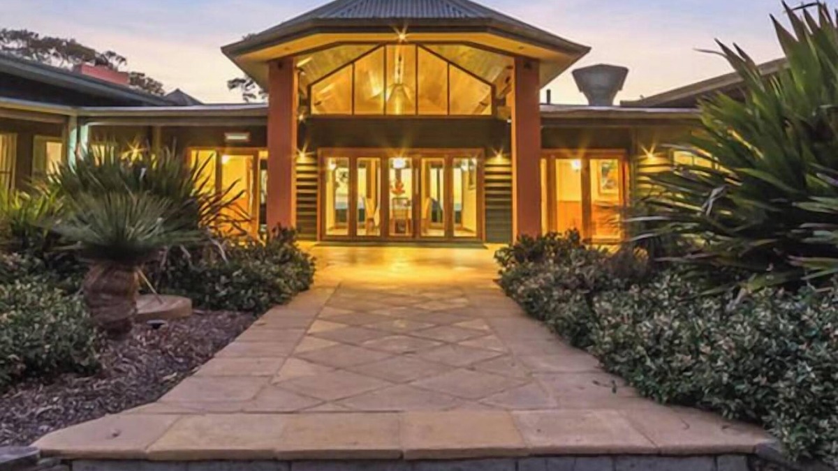 Kulnura Cabin | Luxury Biram Lodge Bush Retreat