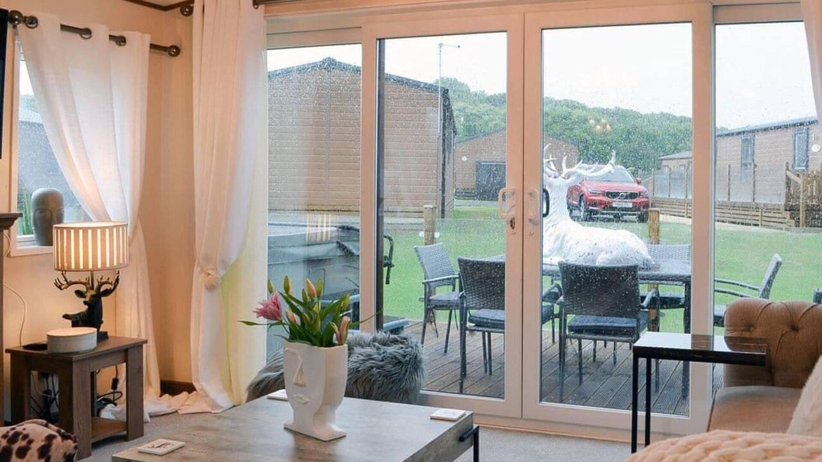 Bridlington House | Luxury Boutique Style Lodge With hot tub
