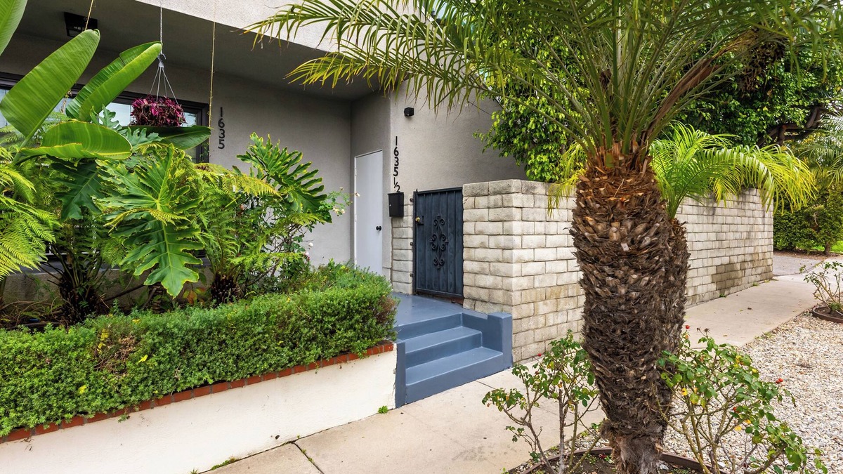 Pico - Robertson Apartment | Luxury brand new 1 BDR Beverly Hills adjacent fully furnished with AC and wifi