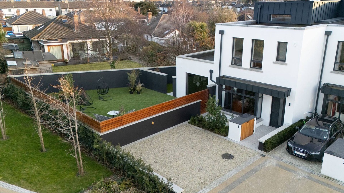 Dublin House | Luxury Brand New 4BR Seaside Retreat Dún Laoghaire