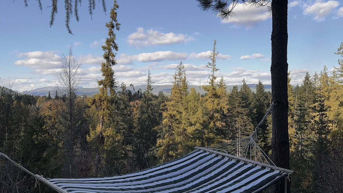 Cle Elum Cabin | Luxury Cabin! Hot Tub with Amazing views of the valley, river and Mt. Stuart.