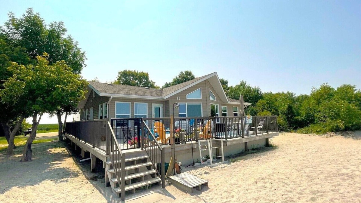 Saint Ambroise Cabin | Luxury Cabin with Private Beach. Right on the water!