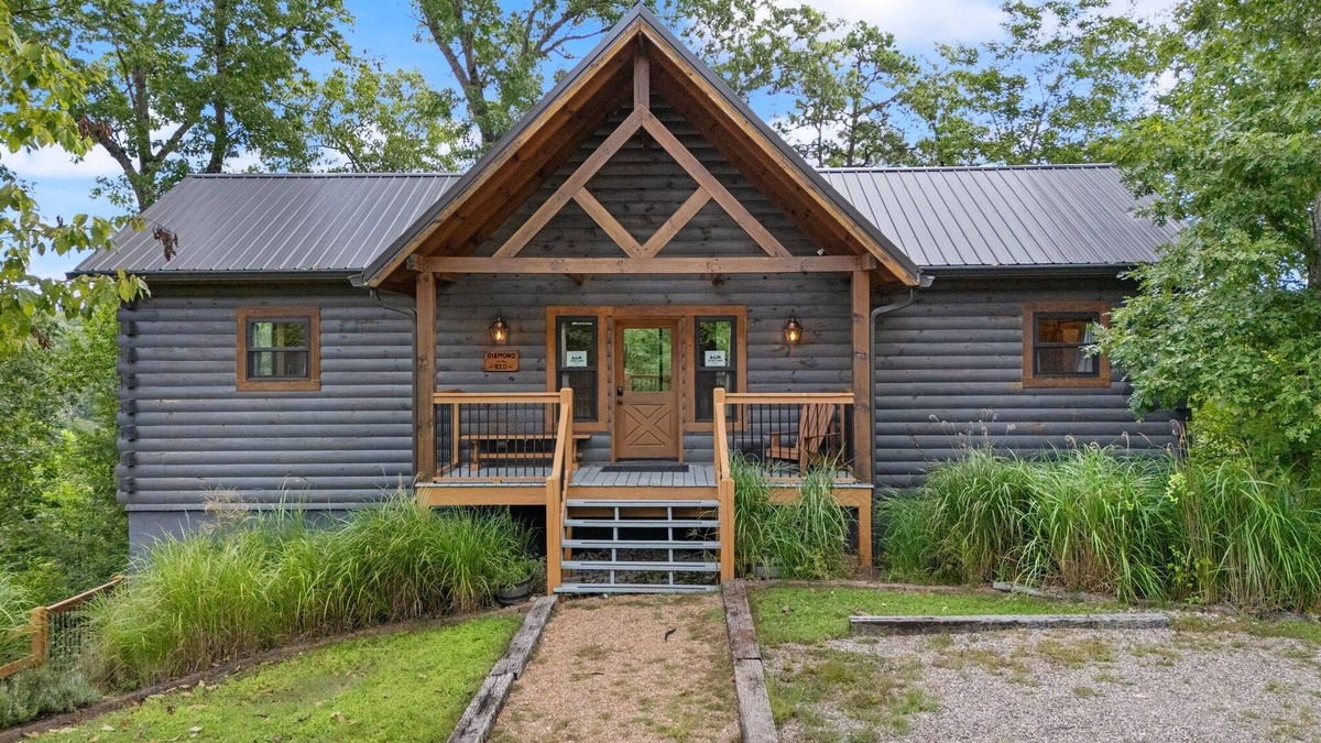 Zoe Cabin | Luxury Cabin with Rustic Elegance