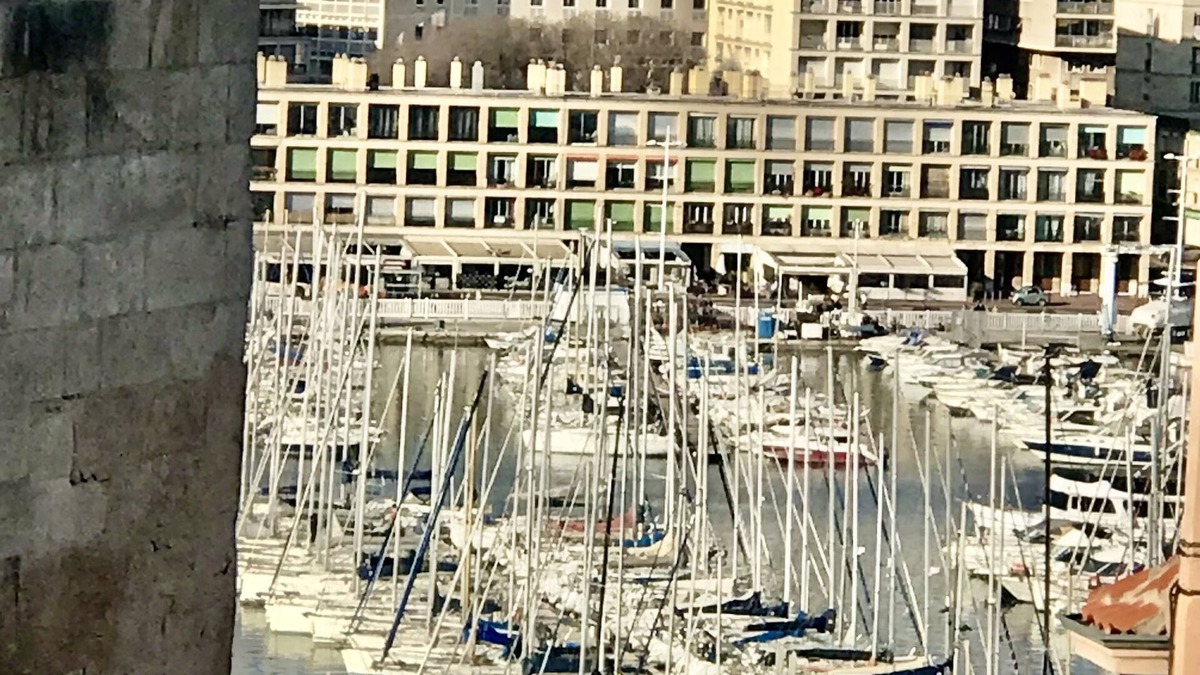 Saint-Victor Apartment | Luxury, calm and pleasure with panoramic view of the Old Port